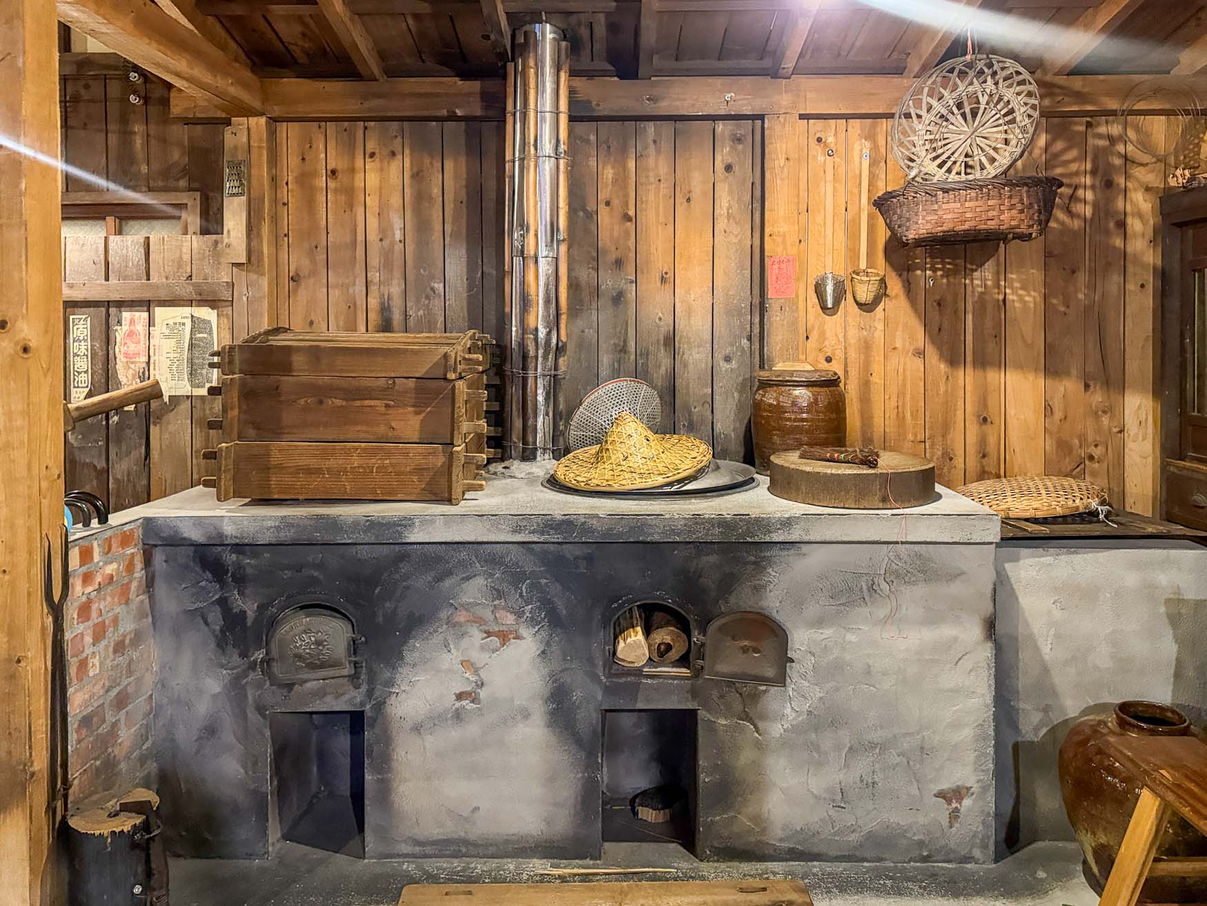 宜蘭|虎牌米粉觀光工廠》復古懷舊造景美拍 炒米粉吃到飽 巨大老虎巴士 - 第24張圖