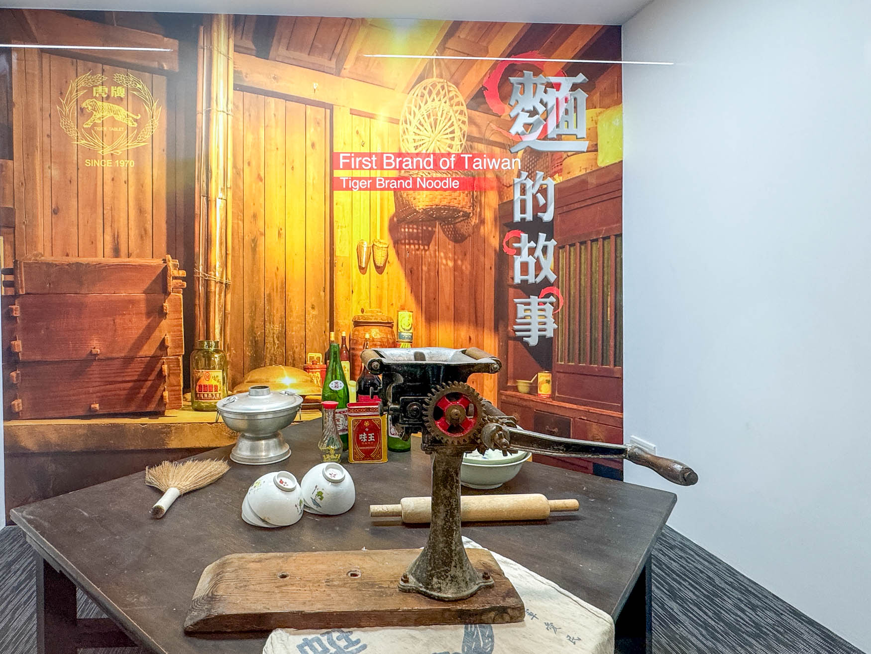 宜蘭|虎牌米粉觀光工廠》復古懷舊造景美拍 炒米粉吃到飽 巨大老虎巴士 - 第85張圖