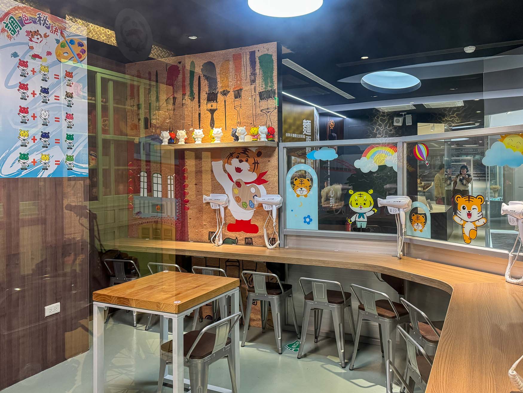 宜蘭|虎牌米粉觀光工廠》復古懷舊造景美拍 炒米粉吃到飽 巨大老虎巴士 - 第88張圖