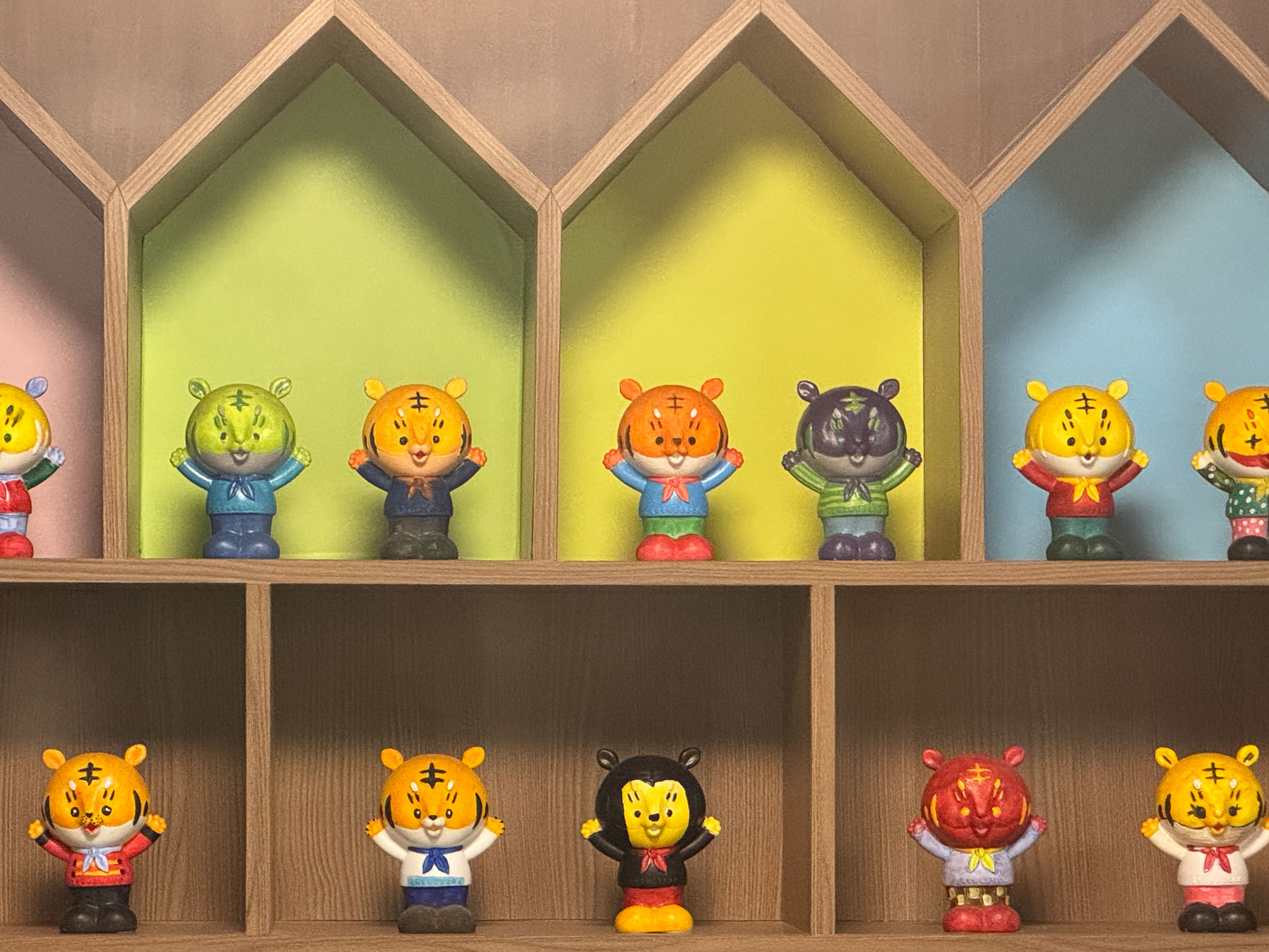 宜蘭|虎牌米粉觀光工廠》復古懷舊造景美拍 炒米粉吃到飽 巨大老虎巴士 - 第90張圖