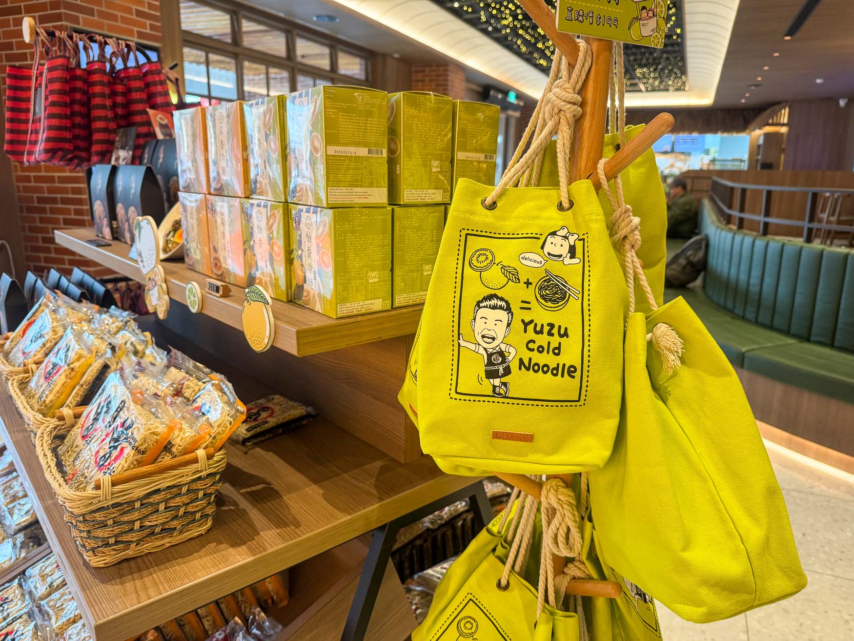 宜蘭|虎牌米粉觀光工廠》復古懷舊造景美拍 炒米粉吃到飽 巨大老虎巴士 - 第97張圖