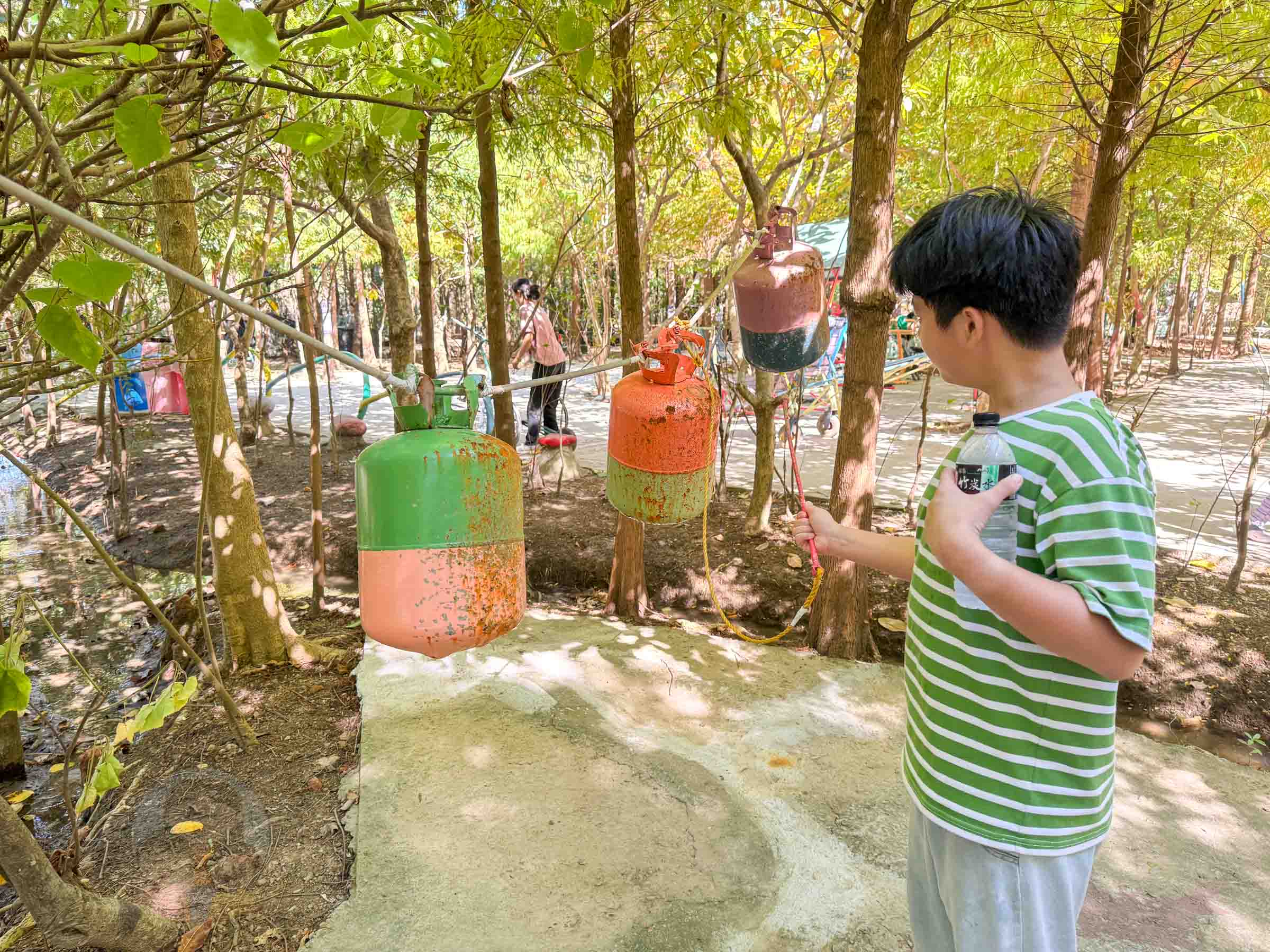 桃園|野趣森林》2025桃園親子景點!不插電迪士尼遊樂園,水陸空400項遊具一路暢玩,HIGH玩一整天。 - 第56張圖