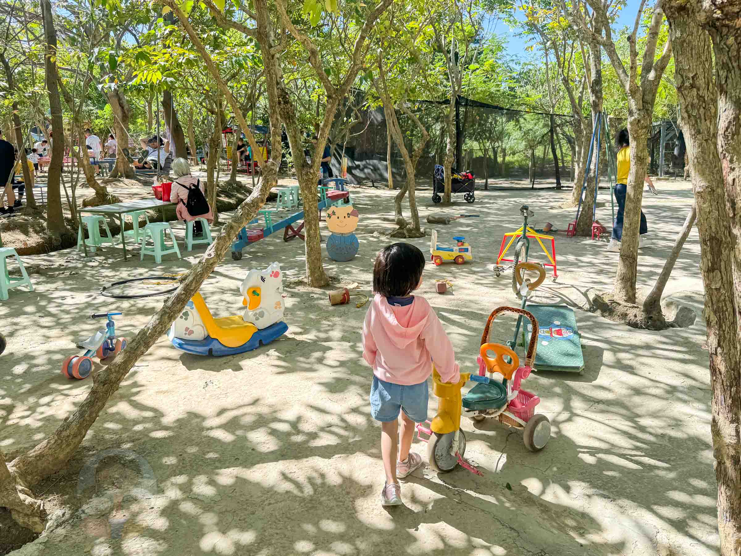 桃園|野趣森林》2025桃園親子景點!不插電迪士尼遊樂園,水陸空400項遊具一路暢玩,HIGH玩一整天。 - 第54張圖