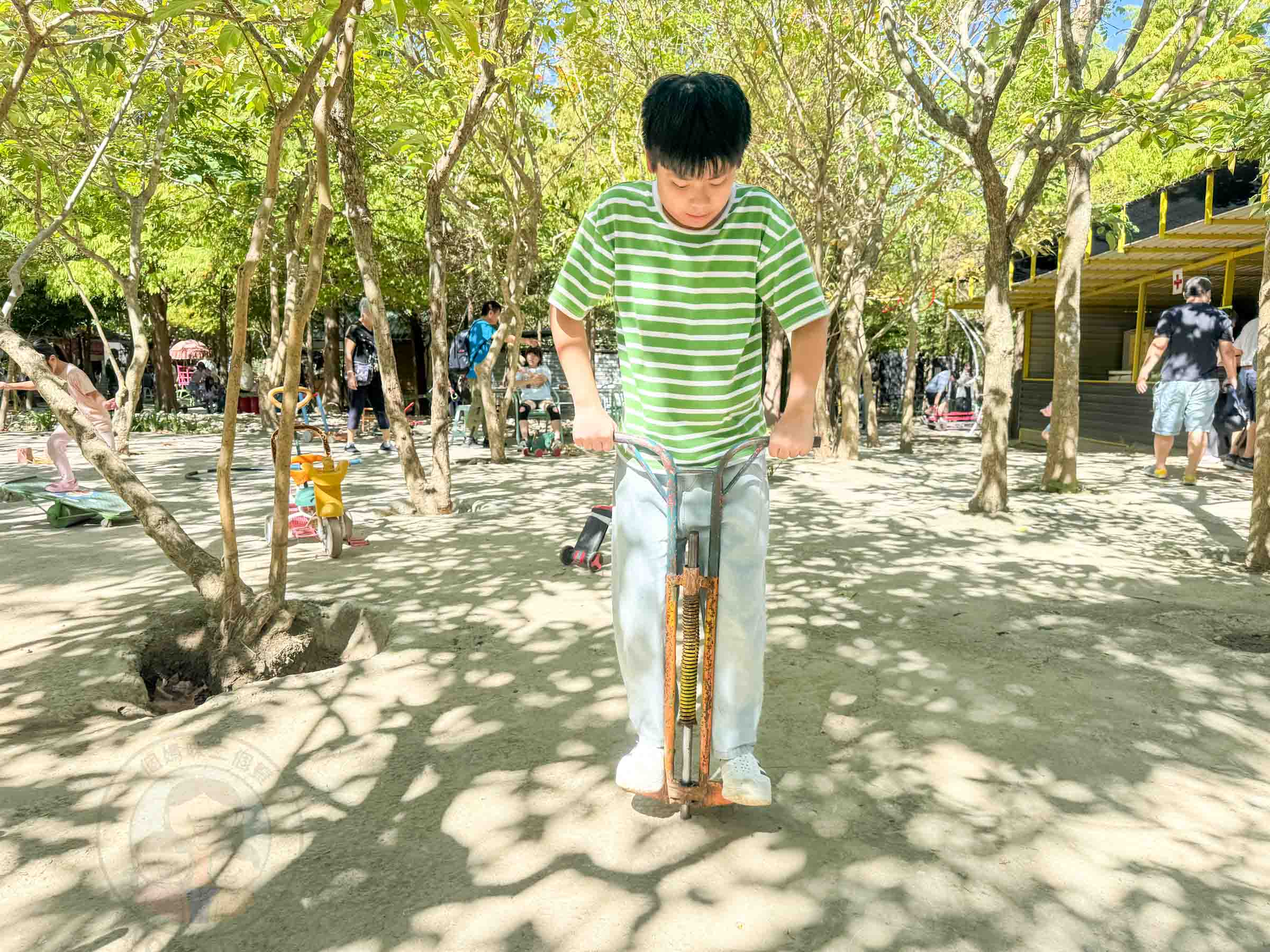 桃園|野趣森林》2025桃園親子景點!不插電迪士尼遊樂園,水陸空400項遊具一路暢玩,HIGH玩一整天。 - 第53張圖