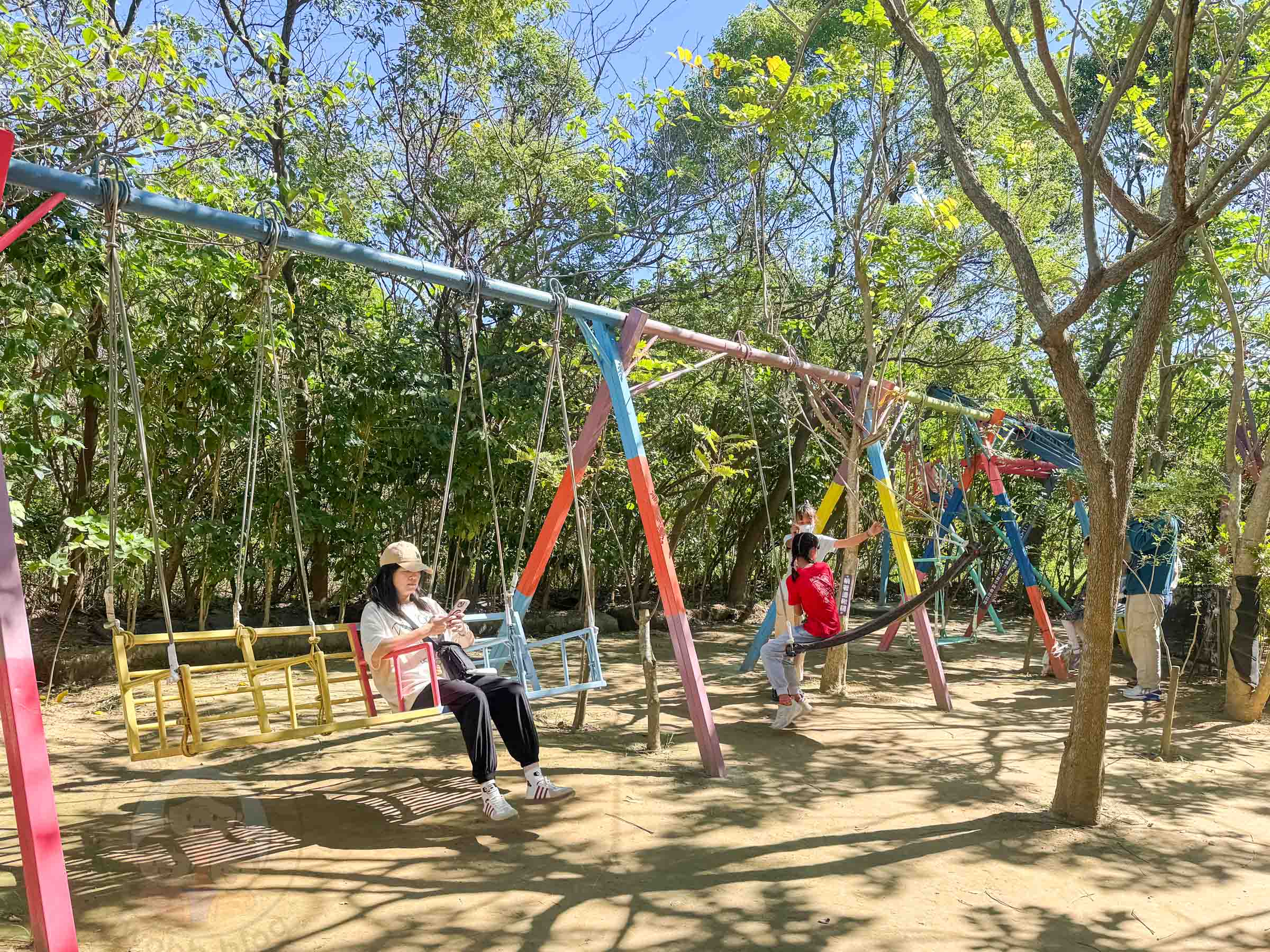 桃園|野趣森林》2025桃園親子景點!不插電迪士尼遊樂園,水陸空400項遊具一路暢玩,HIGH玩一整天。 - 第63張圖