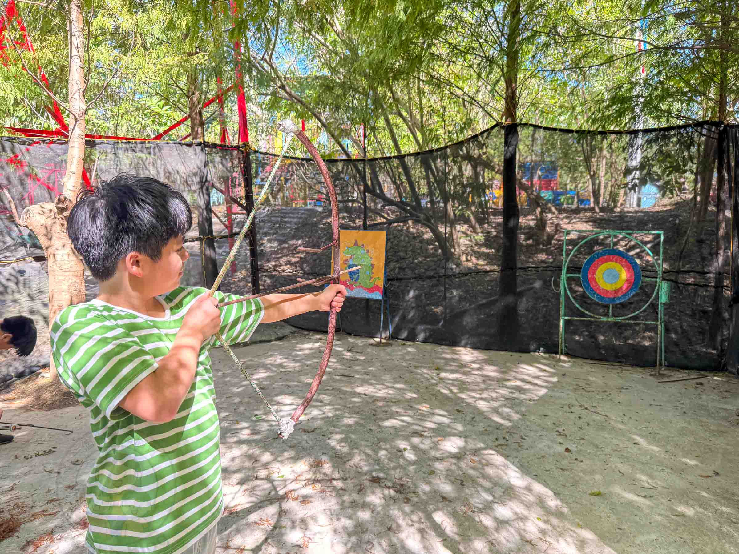 桃園|野趣森林》2025桃園親子景點!不插電迪士尼遊樂園,水陸空400項遊具一路暢玩,HIGH玩一整天。 - 第49張圖