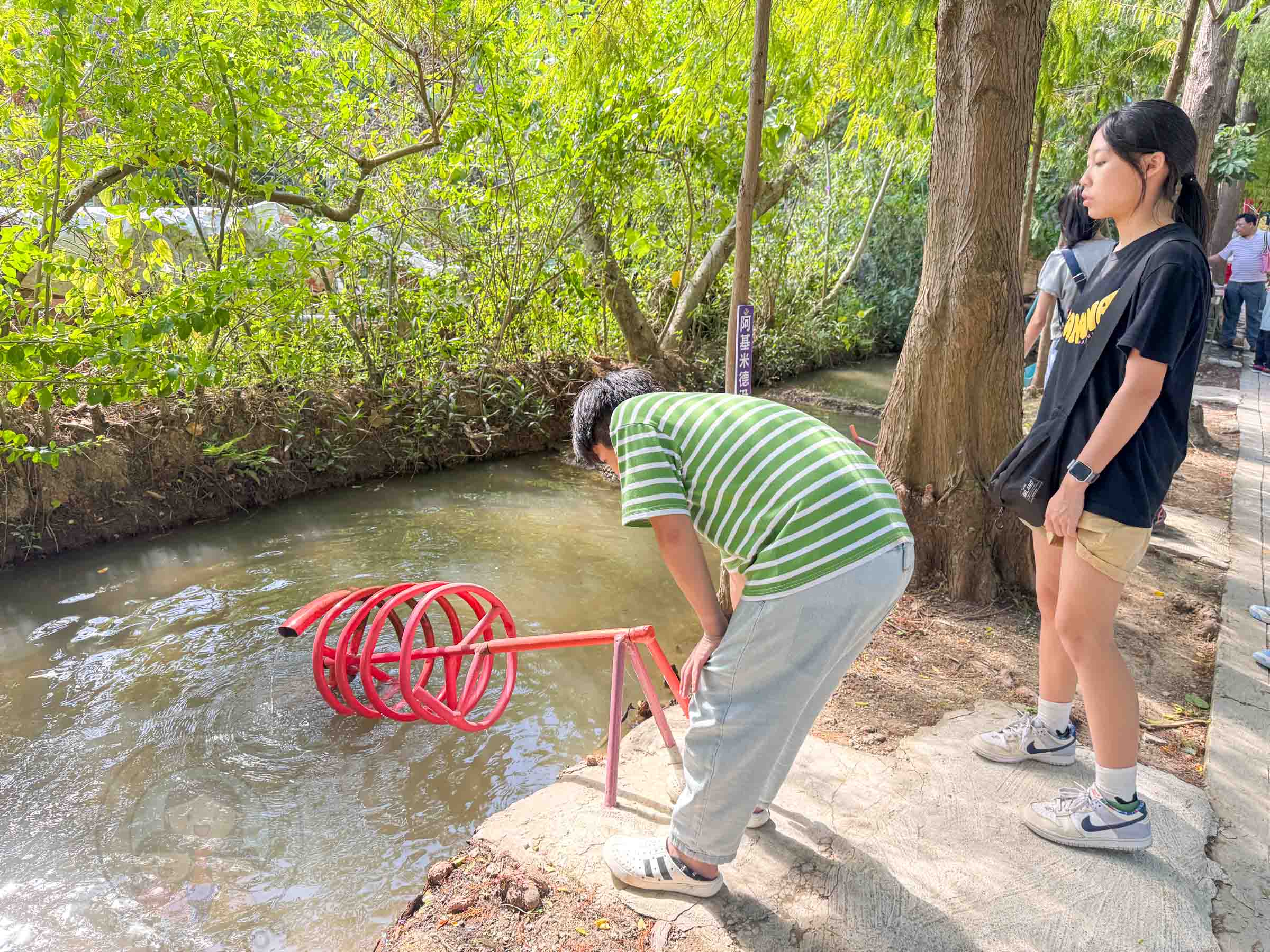 桃園|野趣森林》2025桃園親子景點!不插電迪士尼遊樂園,水陸空400項遊具一路暢玩,HIGH玩一整天。 - 第71張圖