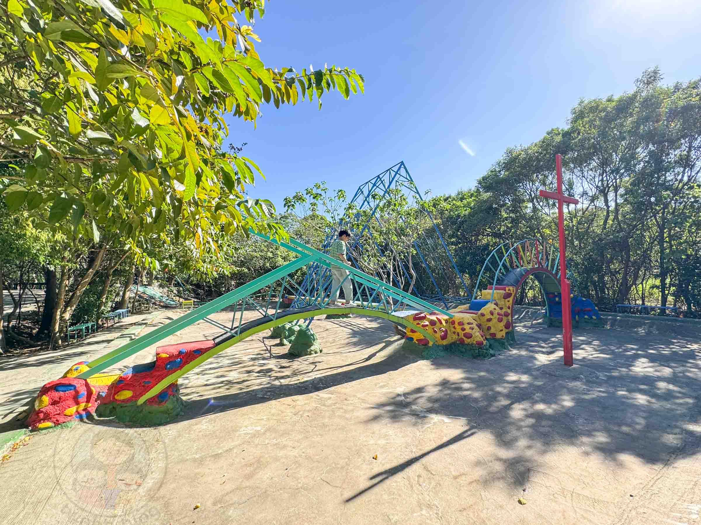 桃園|野趣森林》2025桃園親子景點!不插電迪士尼遊樂園,水陸空400項遊具一路暢玩,HIGH玩一整天。 - 第42張圖