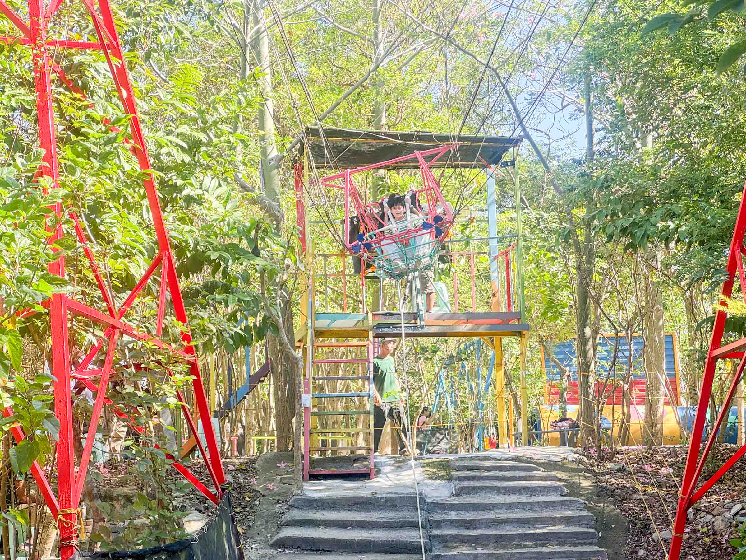 桃園|野趣森林》2025桃園親子景點!不插電迪士尼遊樂園,水陸空400項遊具一路暢玩,HIGH玩一整天。 - 第20張圖