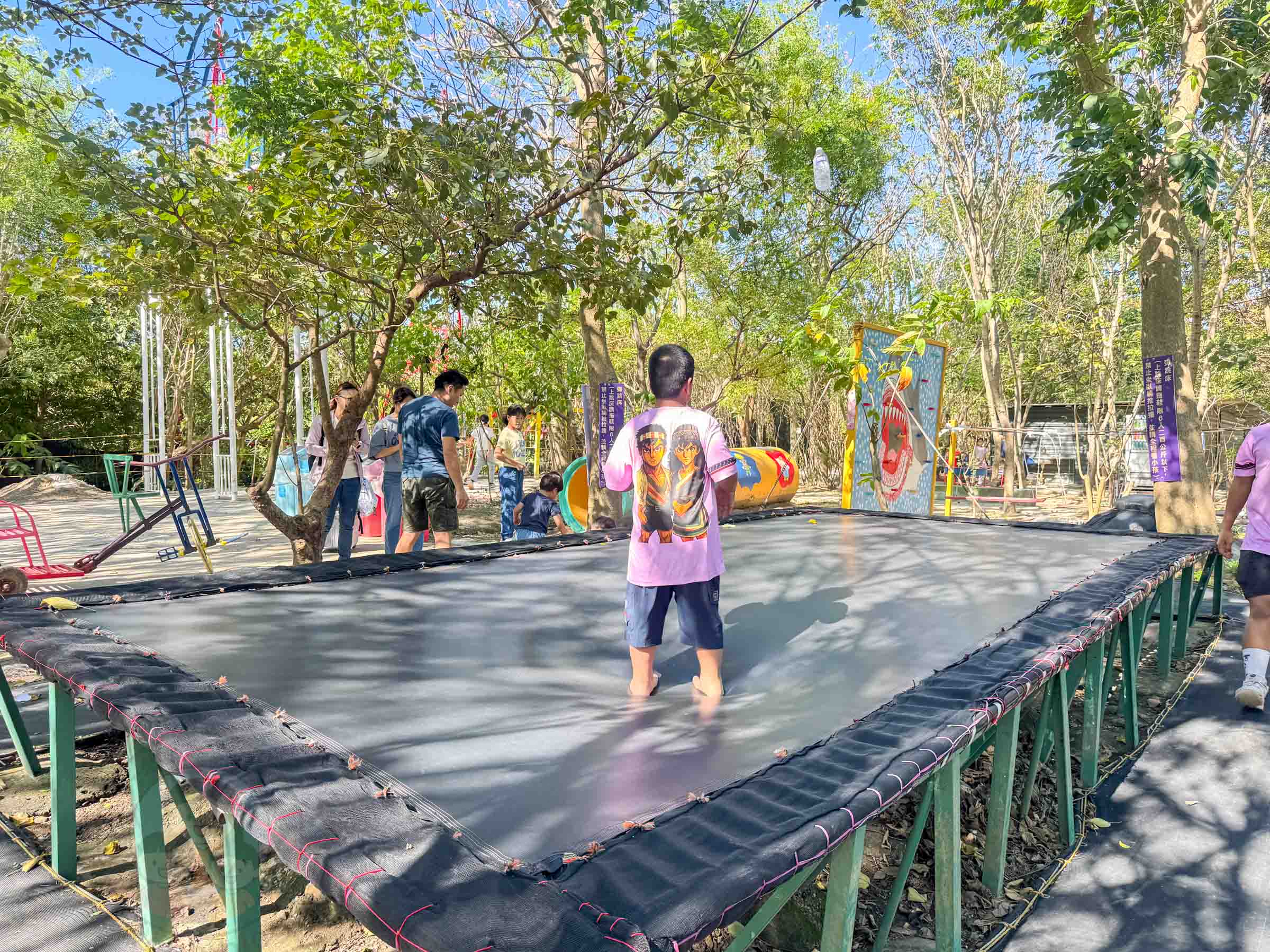 桃園|野趣森林》2025桃園親子景點!不插電迪士尼遊樂園,水陸空400項遊具一路暢玩,HIGH玩一整天。 - 第61張圖