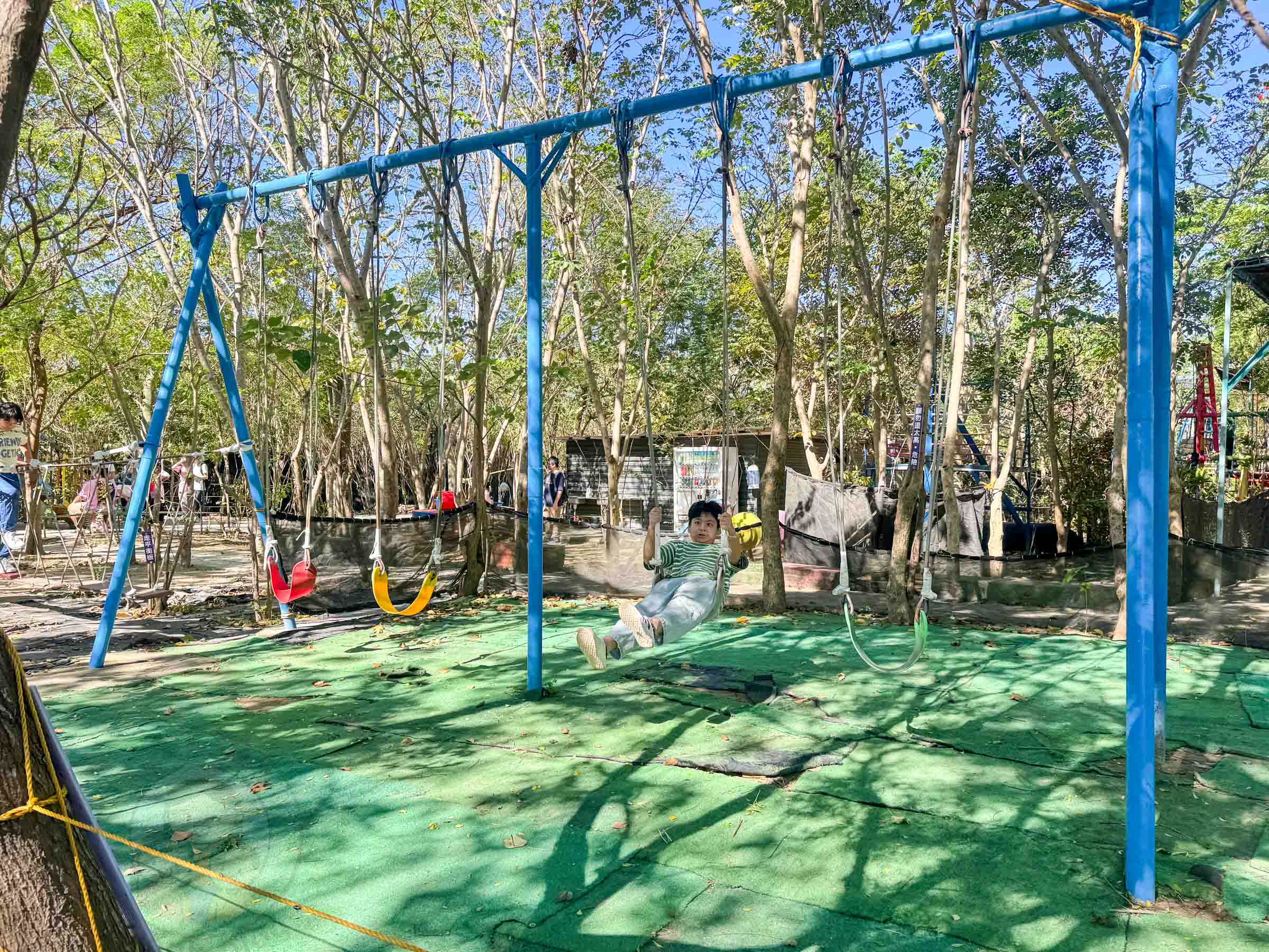 桃園|野趣森林》2025桃園親子景點!不插電迪士尼遊樂園,水陸空400項遊具一路暢玩,HIGH玩一整天。 - 第62張圖