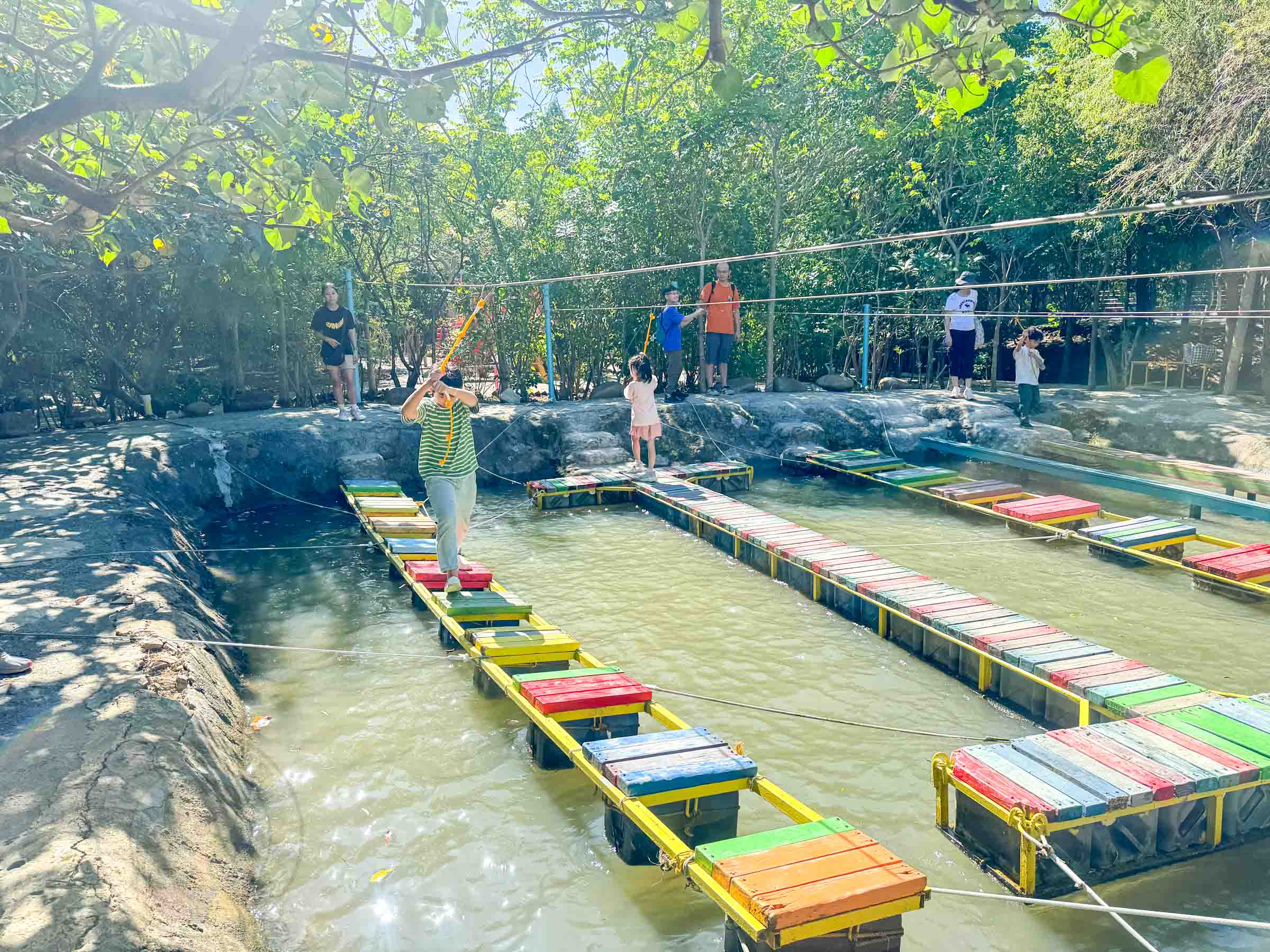 桃園|野趣森林》2025桃園親子景點!不插電迪士尼遊樂園,水陸空400項遊具一路暢玩,HIGH玩一整天。 - 第38張圖