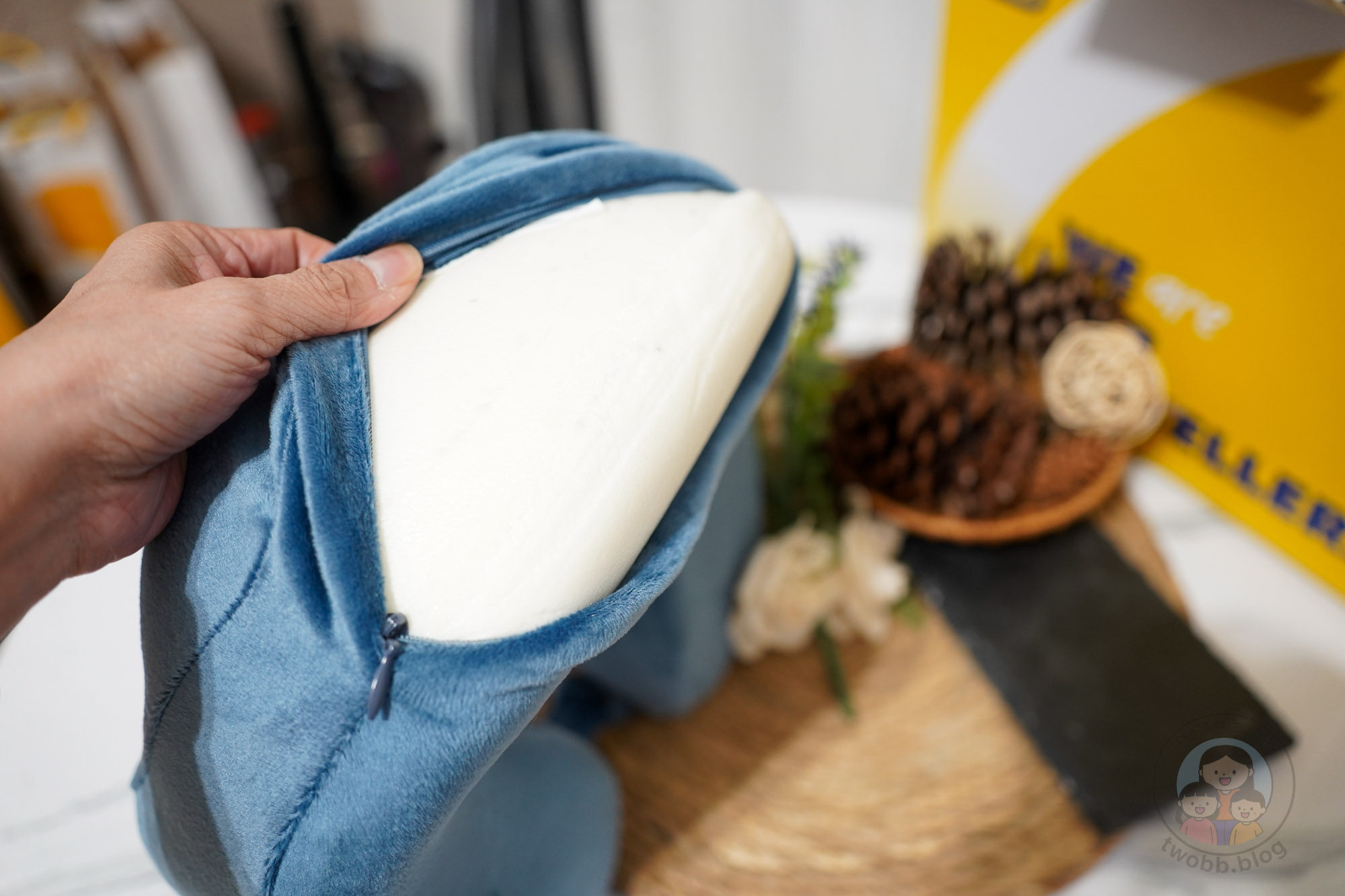 Travel Blue藍旅 旅途有型禮盒| 旅行好物推薦、舒眠頸枕、防盜斜背包、飛行耳塞、豪華眼罩,出國通勤親子旅行都好用 - 第16張圖 Travel Blue藍旅 旅途有型禮盒| 旅行好物推薦、舒眠頸枕、防盜斜背包、飛行耳塞、豪華眼罩,出國通勤親子旅行都好用