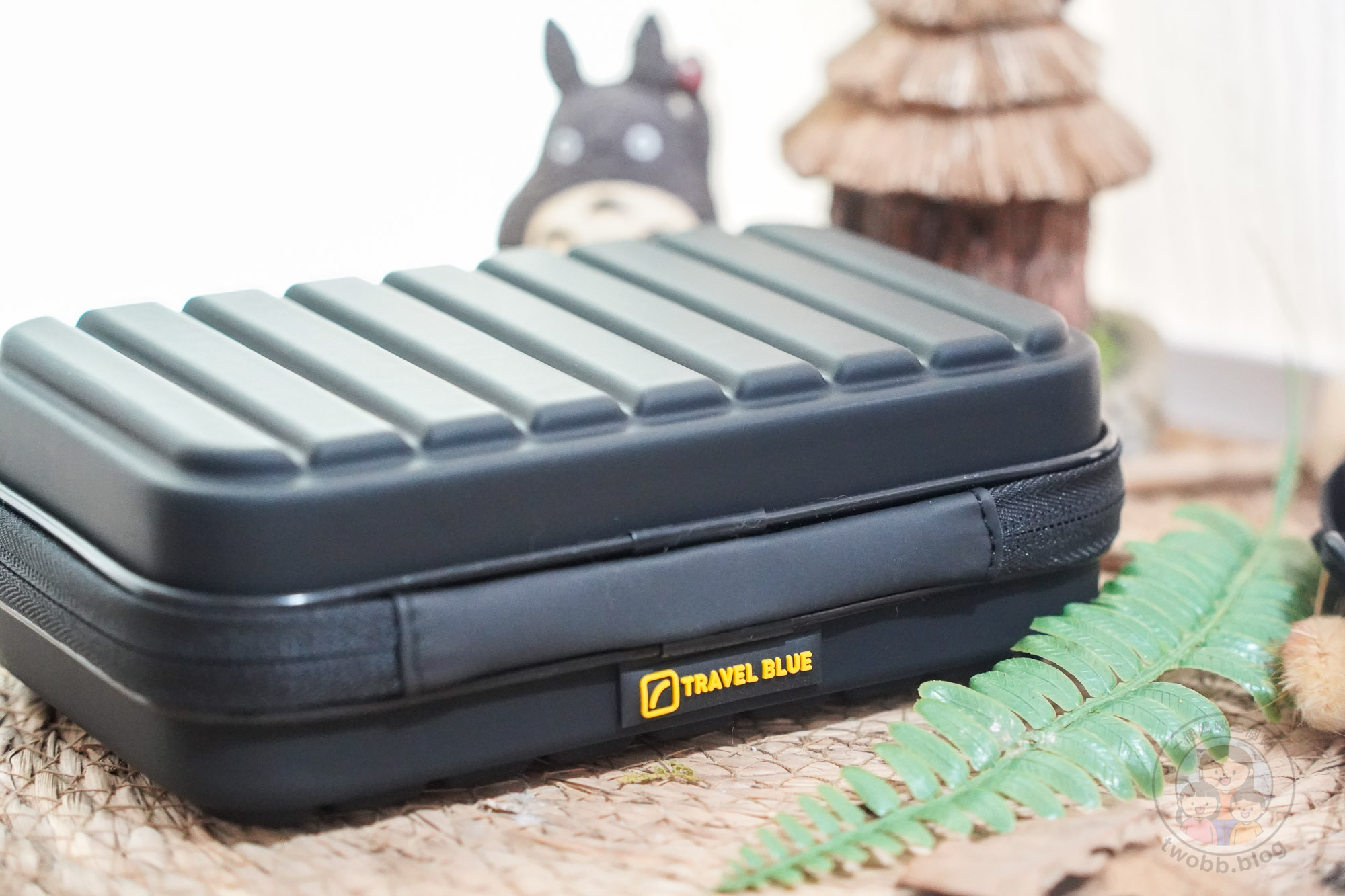 Travel Blue藍旅 旅途有型禮盒| 旅行好物推薦、舒眠頸枕、防盜斜背包、飛行耳塞、豪華眼罩,出國通勤親子旅行都好用 - 第6張圖 Travel Blue藍旅 旅途有型禮盒| 旅行好物推薦、舒眠頸枕、防盜斜背包、飛行耳塞、豪華眼罩,出國通勤親子旅行都好用