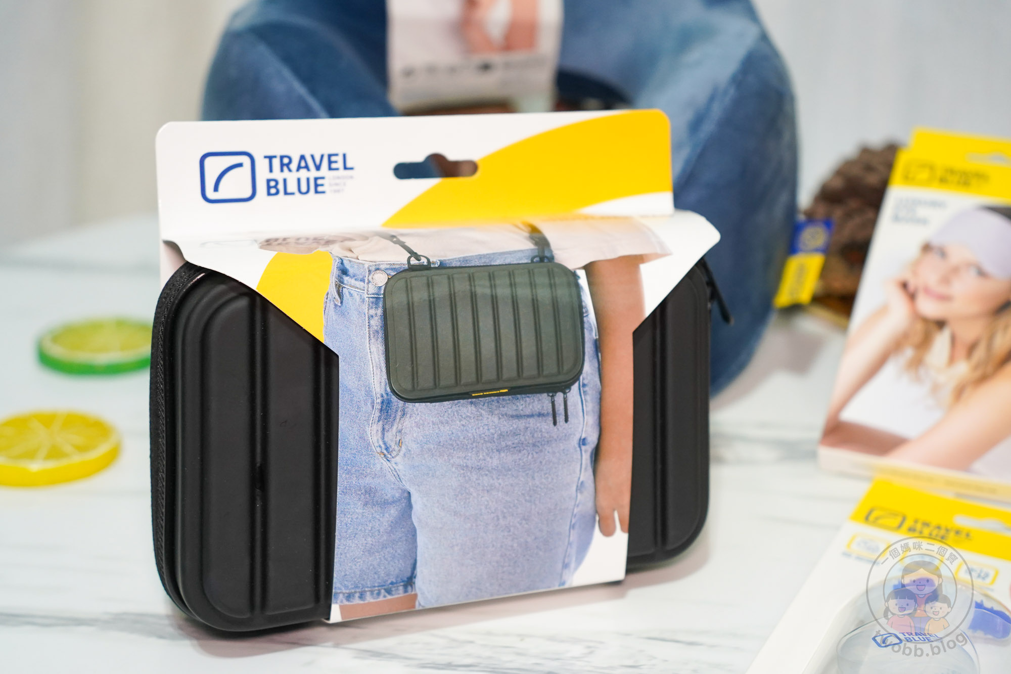 Travel Blue藍旅 旅途有型禮盒| 旅行好物推薦、舒眠頸枕、防盜斜背包、飛行耳塞、豪華眼罩,出國通勤親子旅行都好用 - 第3張圖 Travel Blue藍旅 旅途有型禮盒| 旅行好物推薦、舒眠頸枕、防盜斜背包、飛行耳塞、豪華眼罩,出國通勤親子旅行都好用