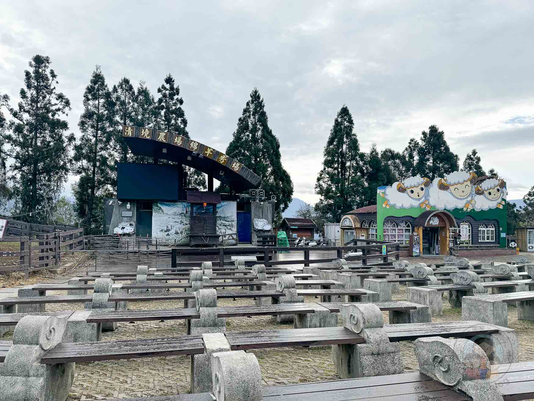 南投｜清境農場》台灣小瑞士，綿羊秀、馬術秀，還有高空景觀天空步道。