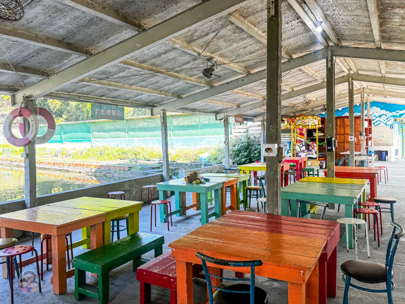 桃園｜花鹿秘境》桃園大溪農場，近距離水豚互動，體驗釣蝦釣魚，還有摸蜆活動。