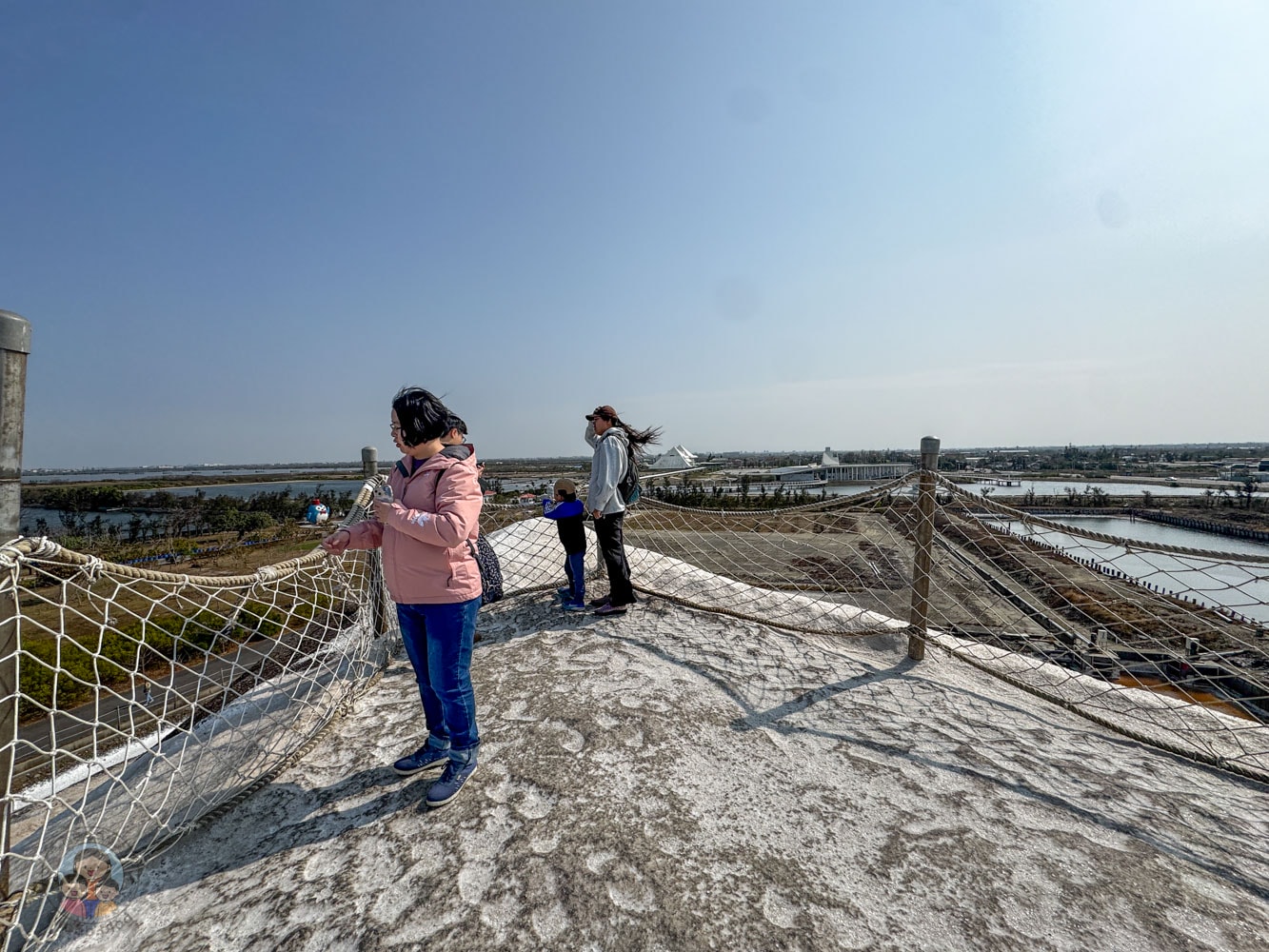 台南|七股鹽山》南台灣最美「雪山」!純白鹽峰打卡美拍、必吃鹽味冰棒、台南親子一日遊行程。 - 第10張圖 台南|七股鹽山》南台灣最美「雪山」!純白鹽峰打卡美拍、必吃鹽味冰棒、台南親子一日遊行程。
