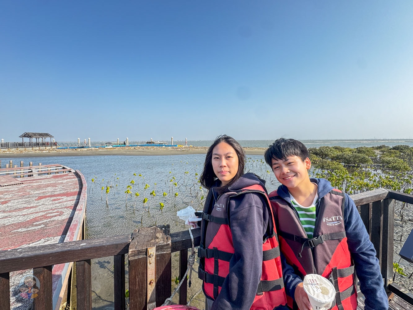台南｜永順號遊潟湖》250元烤蚵不限時吃到飽！搭船探索無人島秘境，高CP值親子生態導覽。