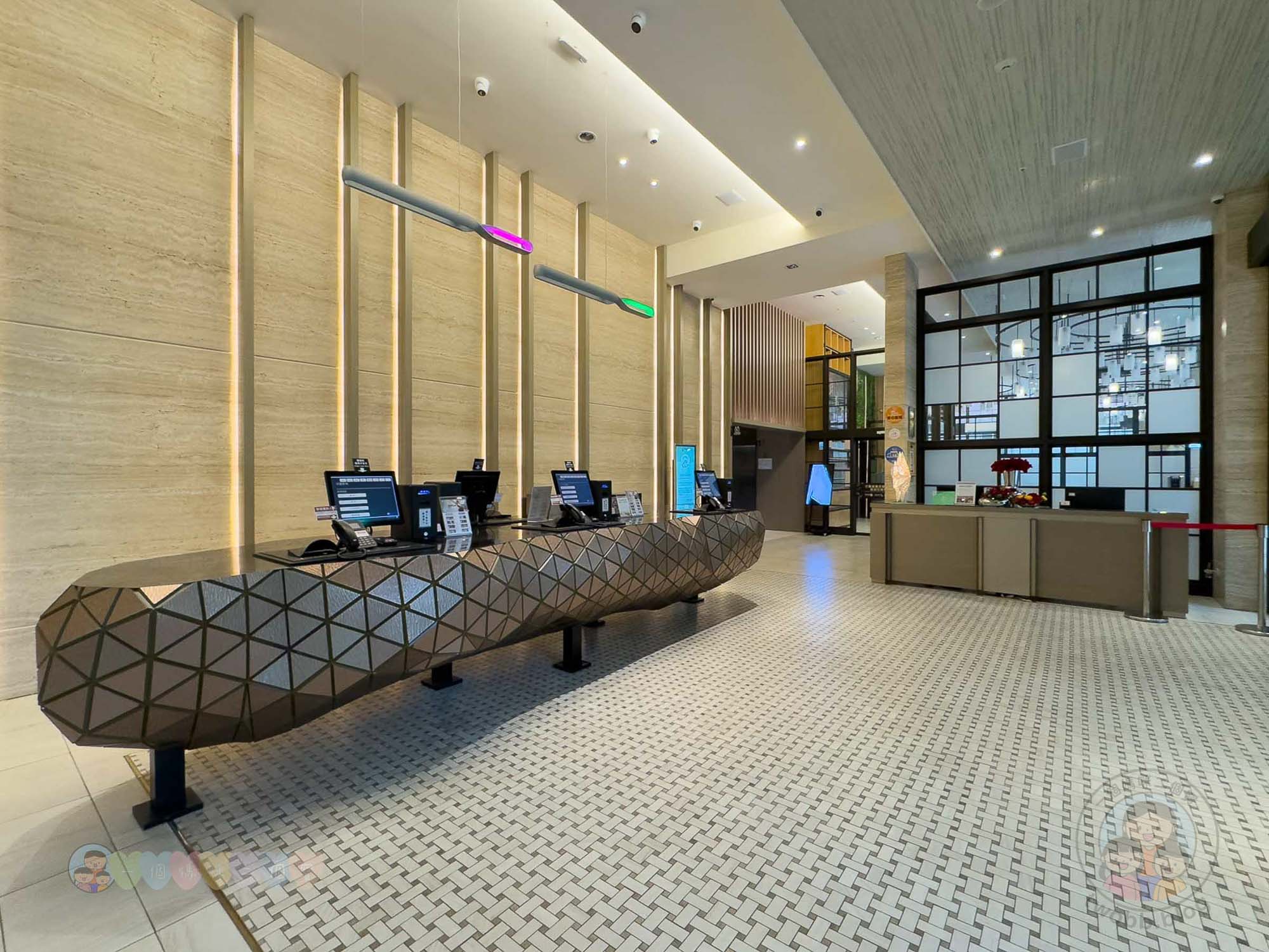 台中｜浮雲客棧Kloud Hotel》步行6分鐘可達逢甲夜市，鬧中取靜 寵物友善旅館。