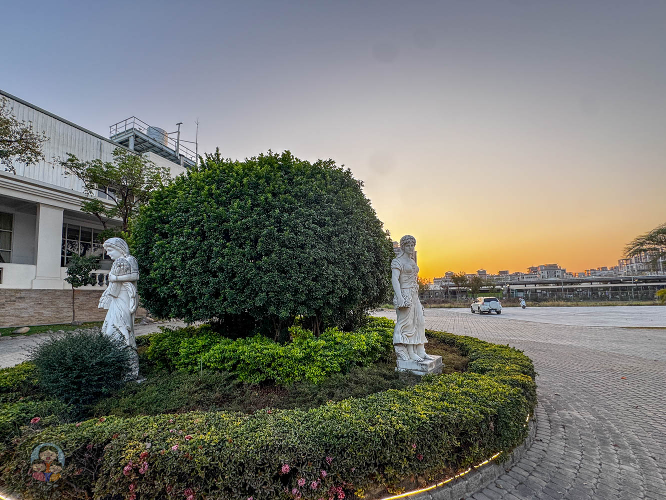 台南｜福爾摩沙花園酒店》台南永康住宿推薦，游泳池 露臺房型，親子住宿也適合。