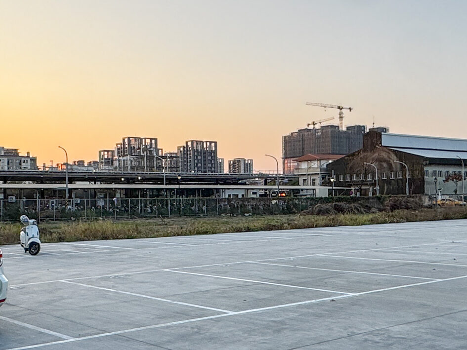 台南｜福爾摩沙花園酒店》台南永康住宿推薦，游泳池 露臺房型，親子住宿也適合。