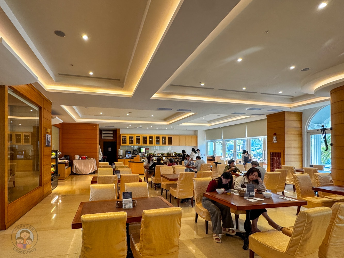台南｜福爾摩沙花園酒店》台南永康住宿推薦，游泳池 露臺房型，親子住宿也適合。