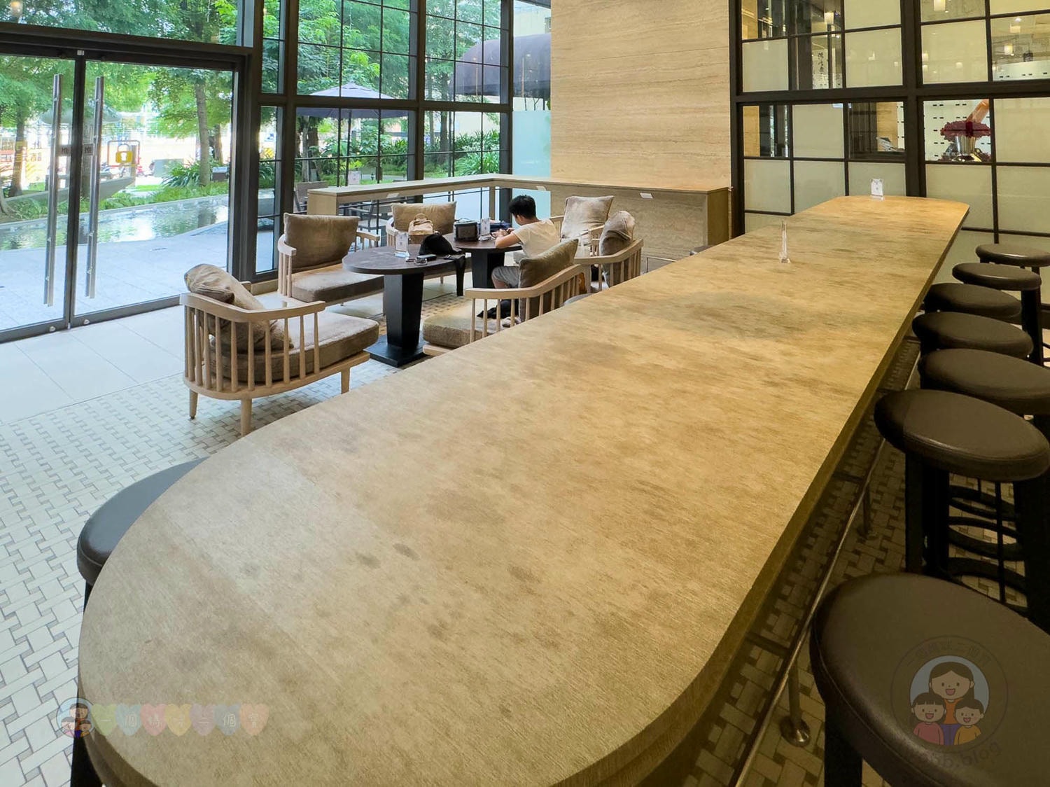 台中｜浮雲客棧Kloud Hotel》步行6分鐘可達逢甲夜市，鬧中取靜 寵物友善旅館。