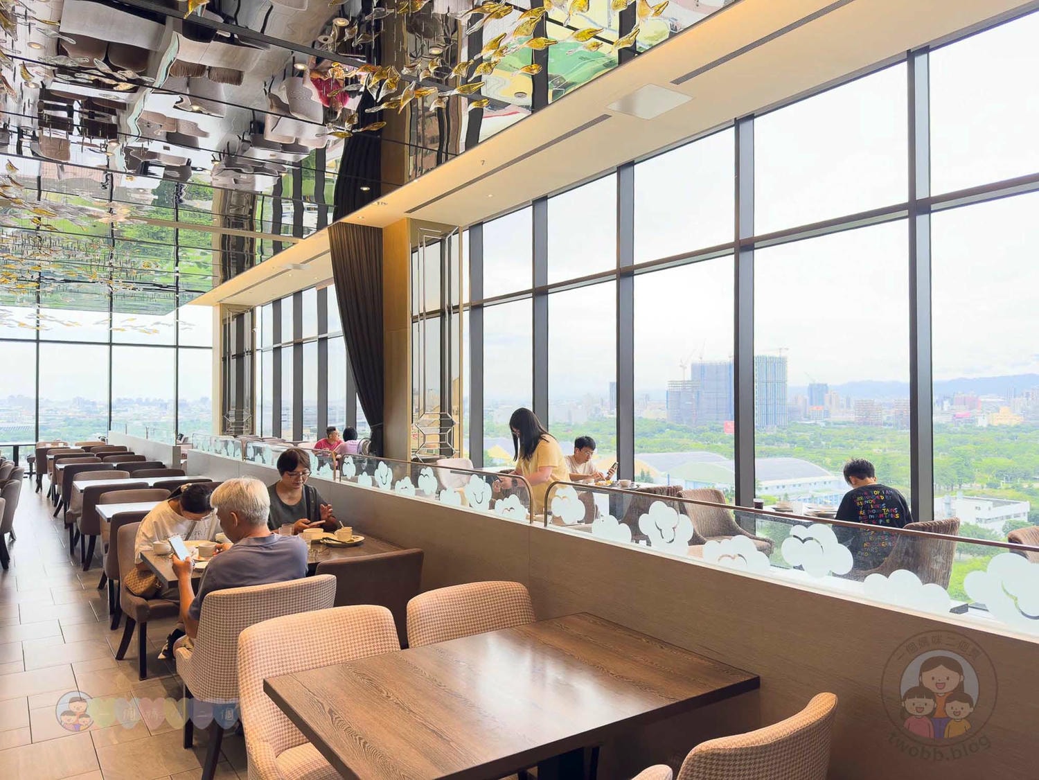 台中｜浮雲客棧Kloud Hotel》步行6分鐘可達逢甲夜市，鬧中取靜 寵物友善旅館。
