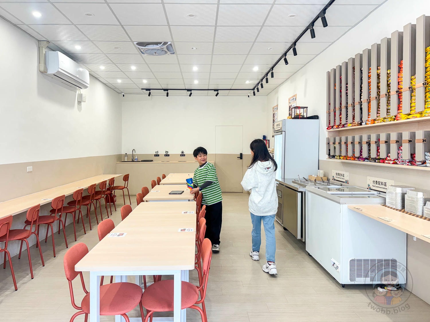 苗栗|24H麻希達無人拉麵(竹南店)》全天候自助韓式拉麵店,配料無限加!竹南宵夜美食首選。 - 第2張圖 苗栗|24H麻希達無人拉麵(竹南店)》全天候自助韓式拉麵店,配料無限加!竹南宵夜美食首選。