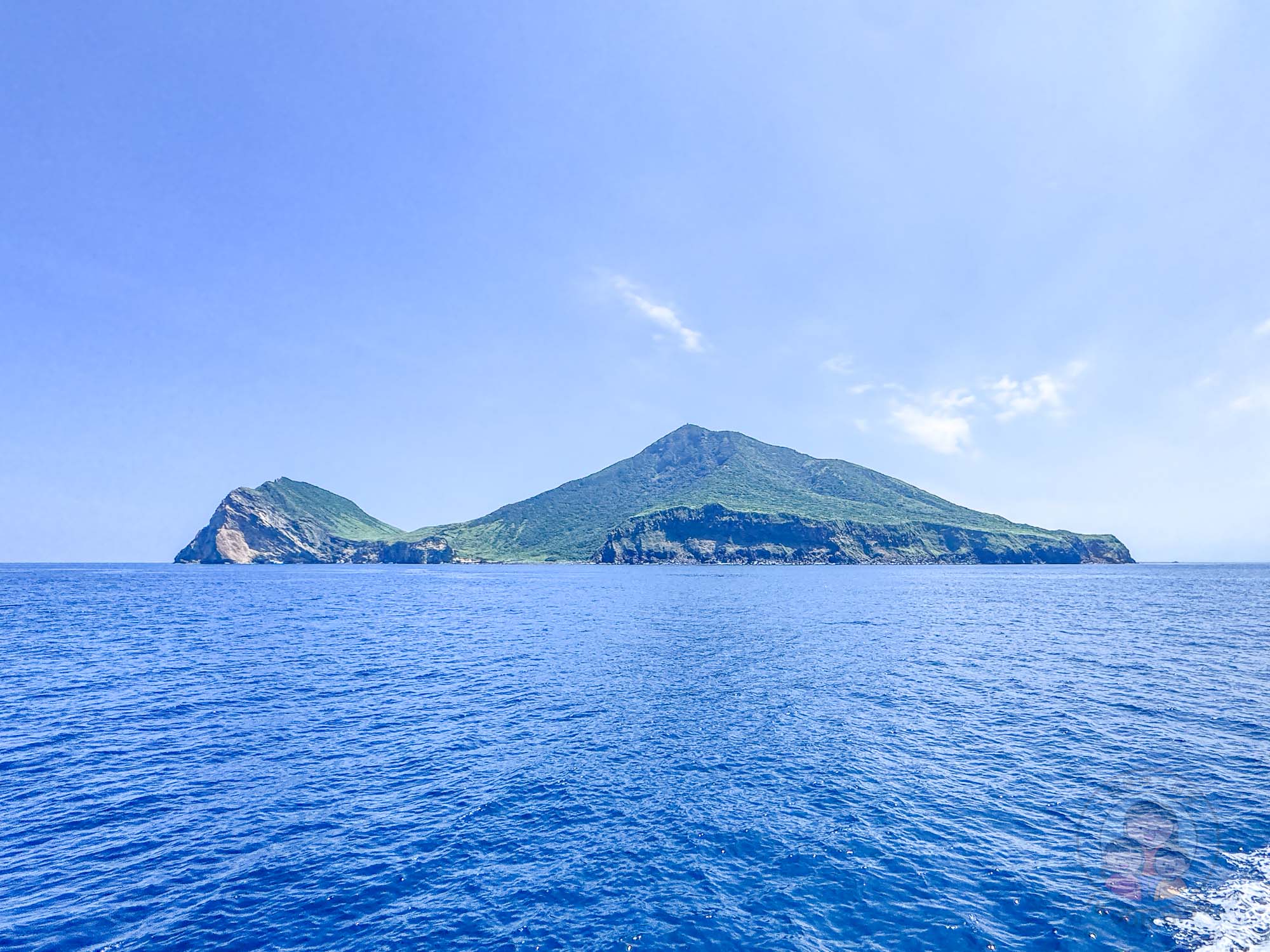 宜蘭賞鯨｜優惠包套行程、360度環繞龜山島、宜蘭龜山島半日遊》近距離欣賞龜山奇景、與海豚共舞