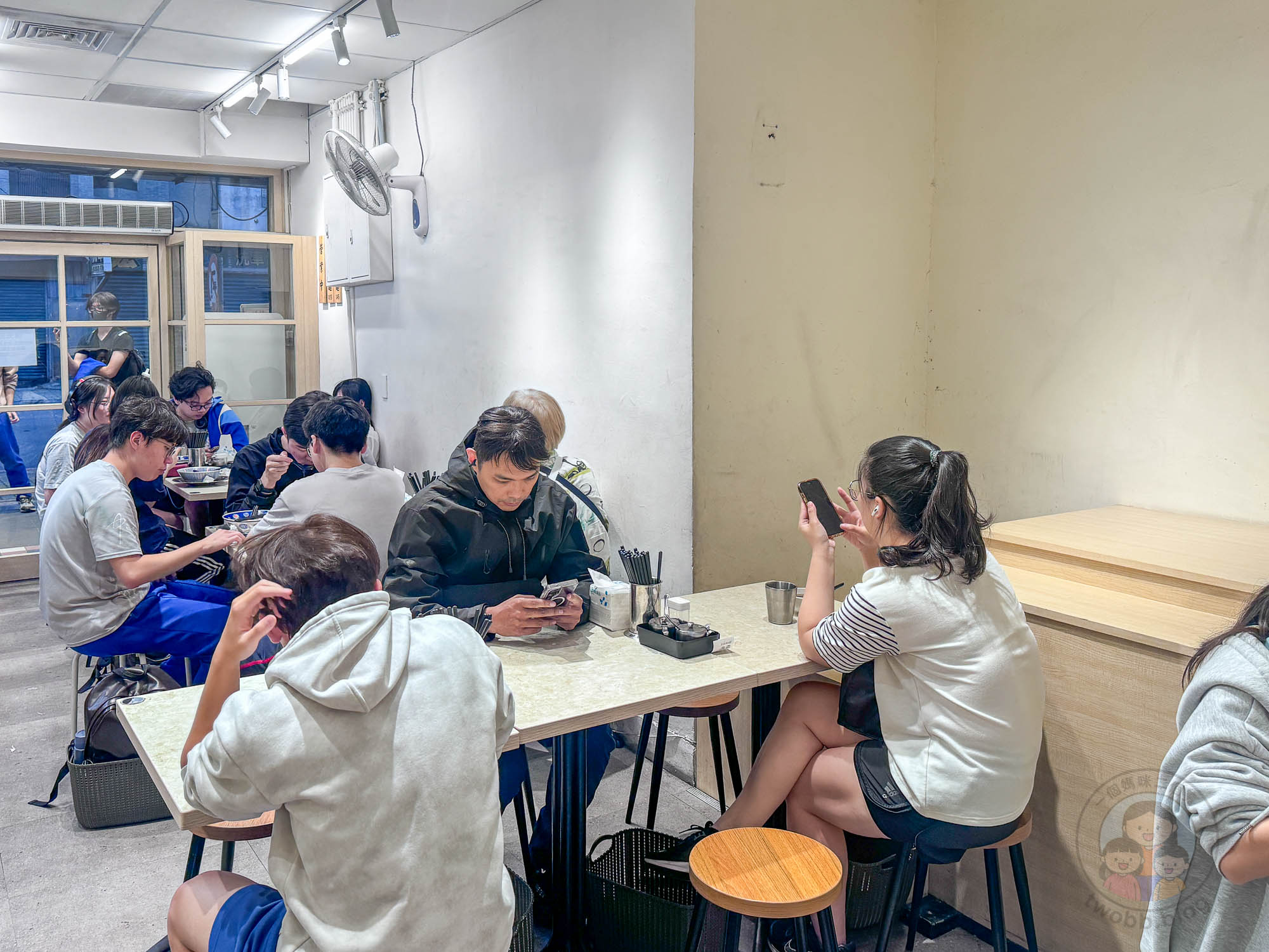 新北|小高拉麵》板橋拉麵推薦、平價高CP值拉麵、口味可客製,提供免費加麵,還有甜點。 - 第9張圖 新北|小高拉麵》板橋拉麵推薦、平價高CP值拉麵、口味可客製,提供免費加麵,還有甜點。