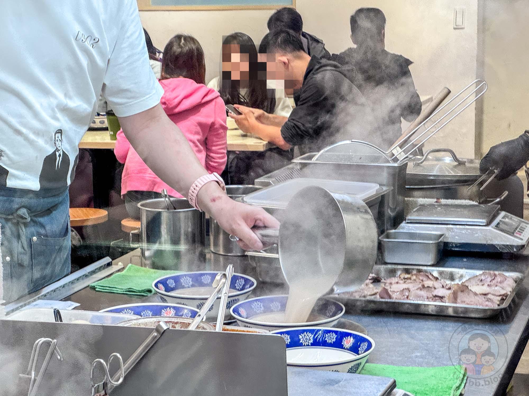 新北|小高拉麵》板橋拉麵推薦、平價高CP值拉麵、口味可客製,提供免費加麵,還有甜點。 - 第8張圖 新北|小高拉麵》板橋拉麵推薦、平價高CP值拉麵、口味可客製,提供免費加麵,還有甜點。