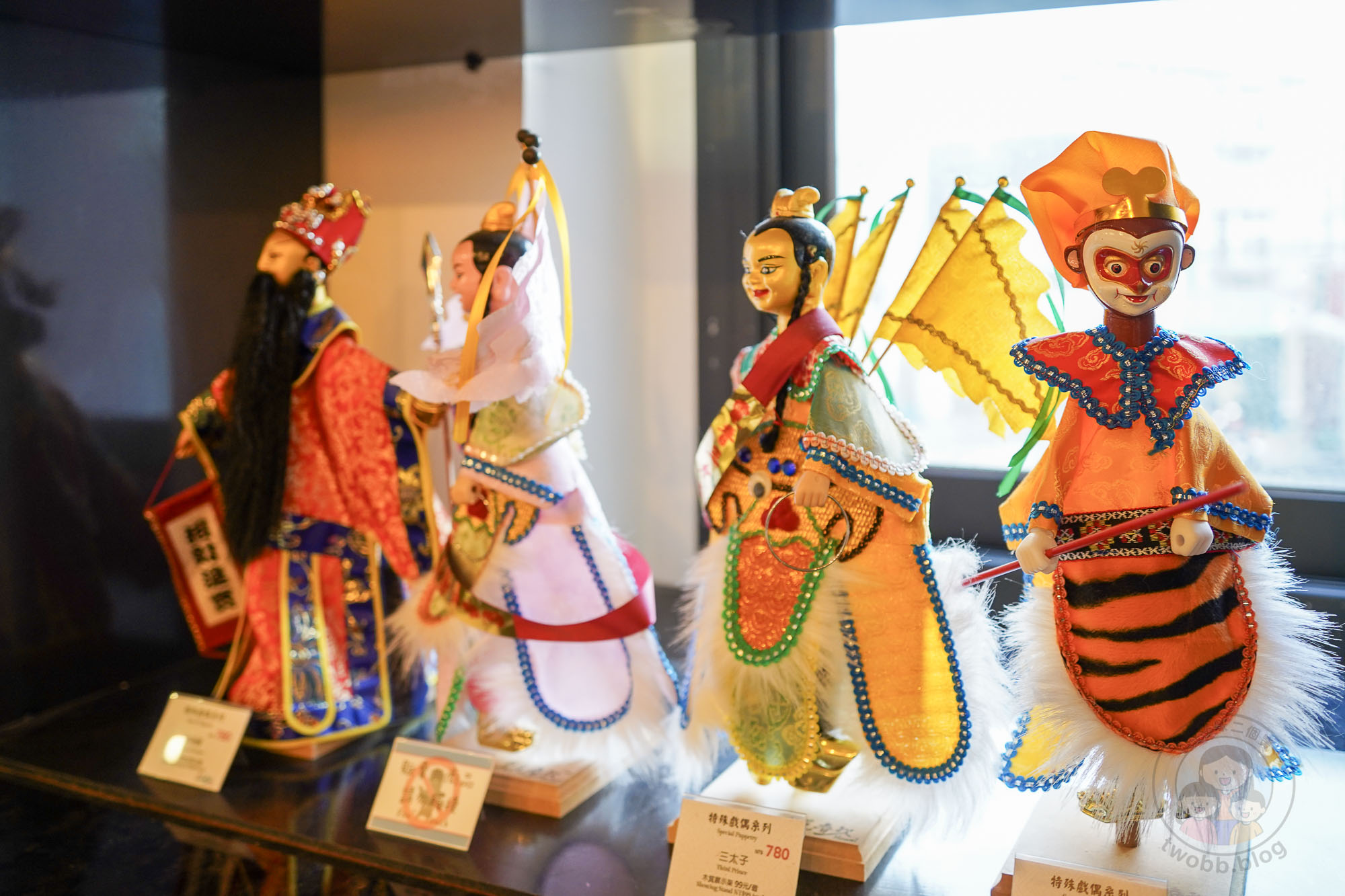 雲林|虎尾春秋文創設計旅店》全台首創布袋戲主題旅館、附設親子遊戲室、布袋戲台操偶區、露天Lounge Bar。 - 第5張圖 雲林|虎尾春秋文創設計旅店》全台首創布袋戲主題旅館、附設親子遊戲室、布袋戲台操偶區、露天Lounge Bar。