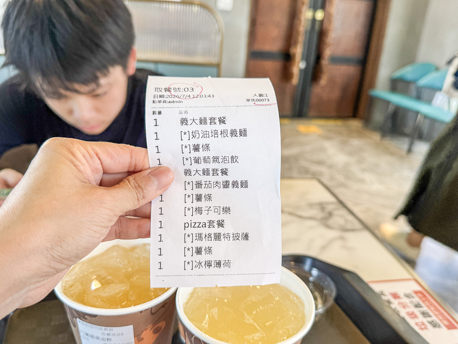 宜蘭|蘭陽動植物王國》宜蘭親子農場,期間限定馴鷹體驗營、三千坪室內外園區、水陸空可愛動物,近距離互動。 - 第116張圖 宜蘭|蘭陽動植物王國》宜蘭親子農場,期間限定馴鷹體驗營、三千坪室內外園區、水陸空可愛動物,近距離互動。