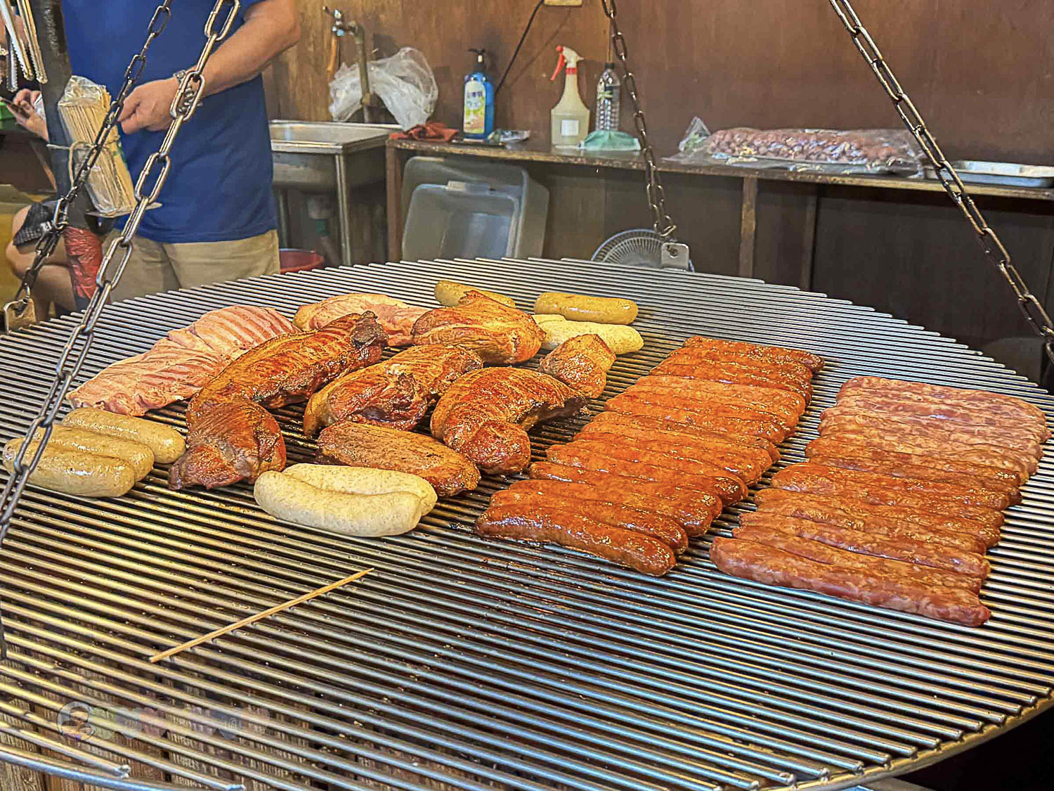 桃園|八德興仁花園夜市》6000坪美食天地吃透透!歡樂王國遊樂設施套票攻略,親子夜市玩透透 - 第33張圖 桃園八德興仁花園夜市