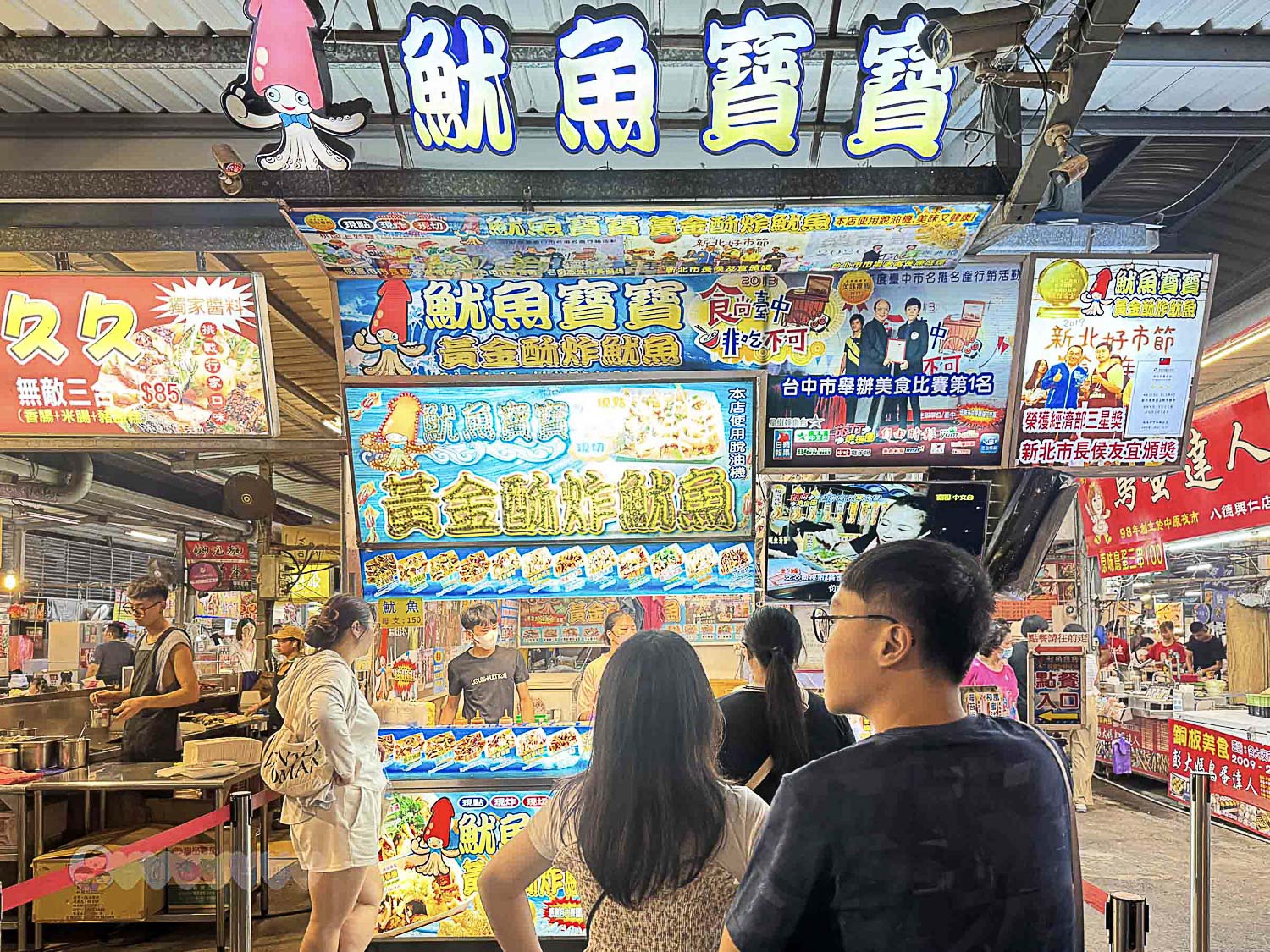 桃園|八德興仁花園夜市》6000坪美食天地吃透透!歡樂王國遊樂設施套票攻略,親子夜市玩透透 - 第7張圖 桃園八德興仁花園夜市