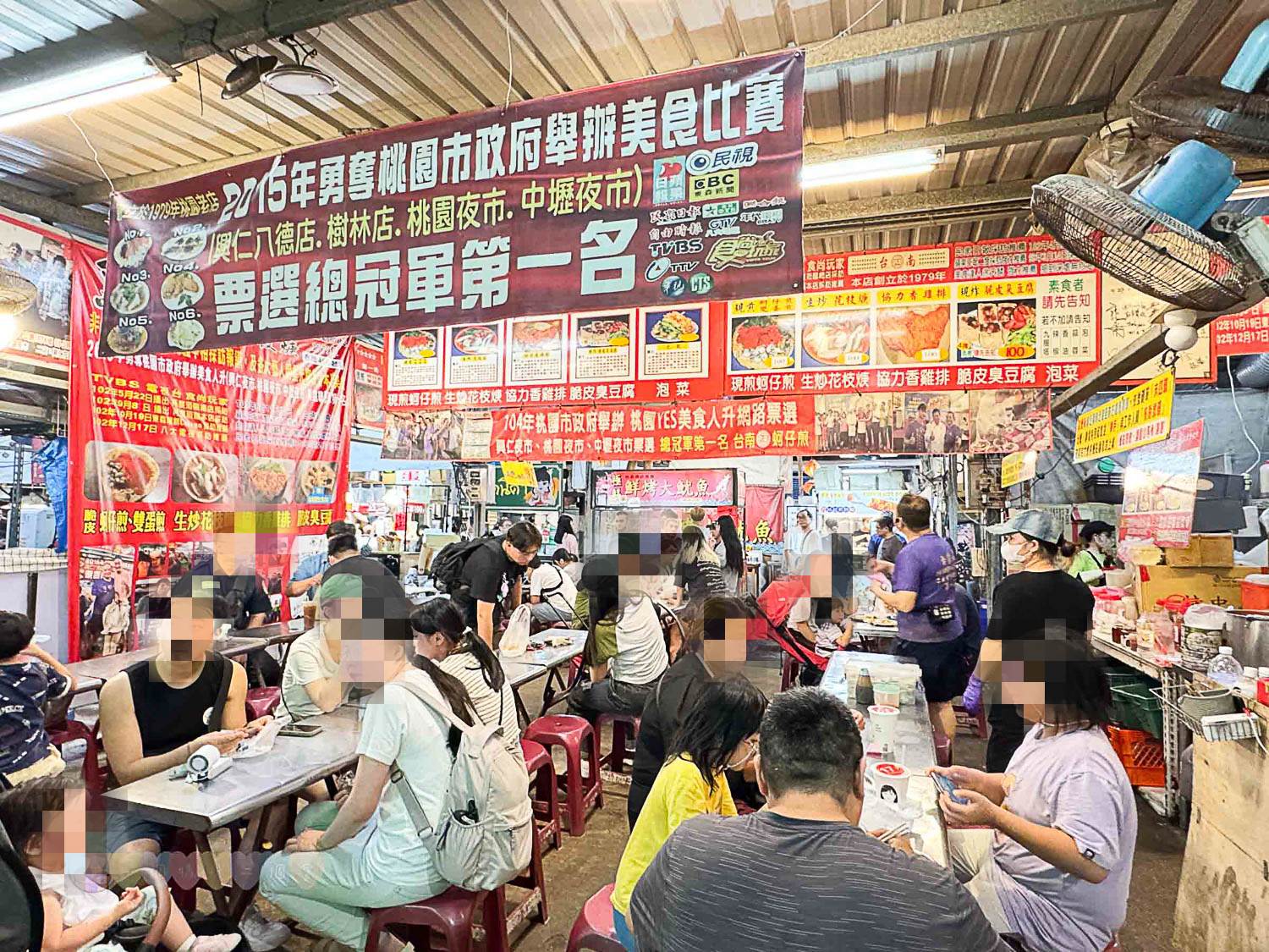 桃園|八德興仁花園夜市》6000坪美食天地吃透透!歡樂王國遊樂設施套票攻略,親子夜市玩透透 - 第31張圖 桃園|八德興仁花園夜市》6000坪美食天地吃透透!歡樂王國遊樂設施套票攻略,親子夜市玩透透
