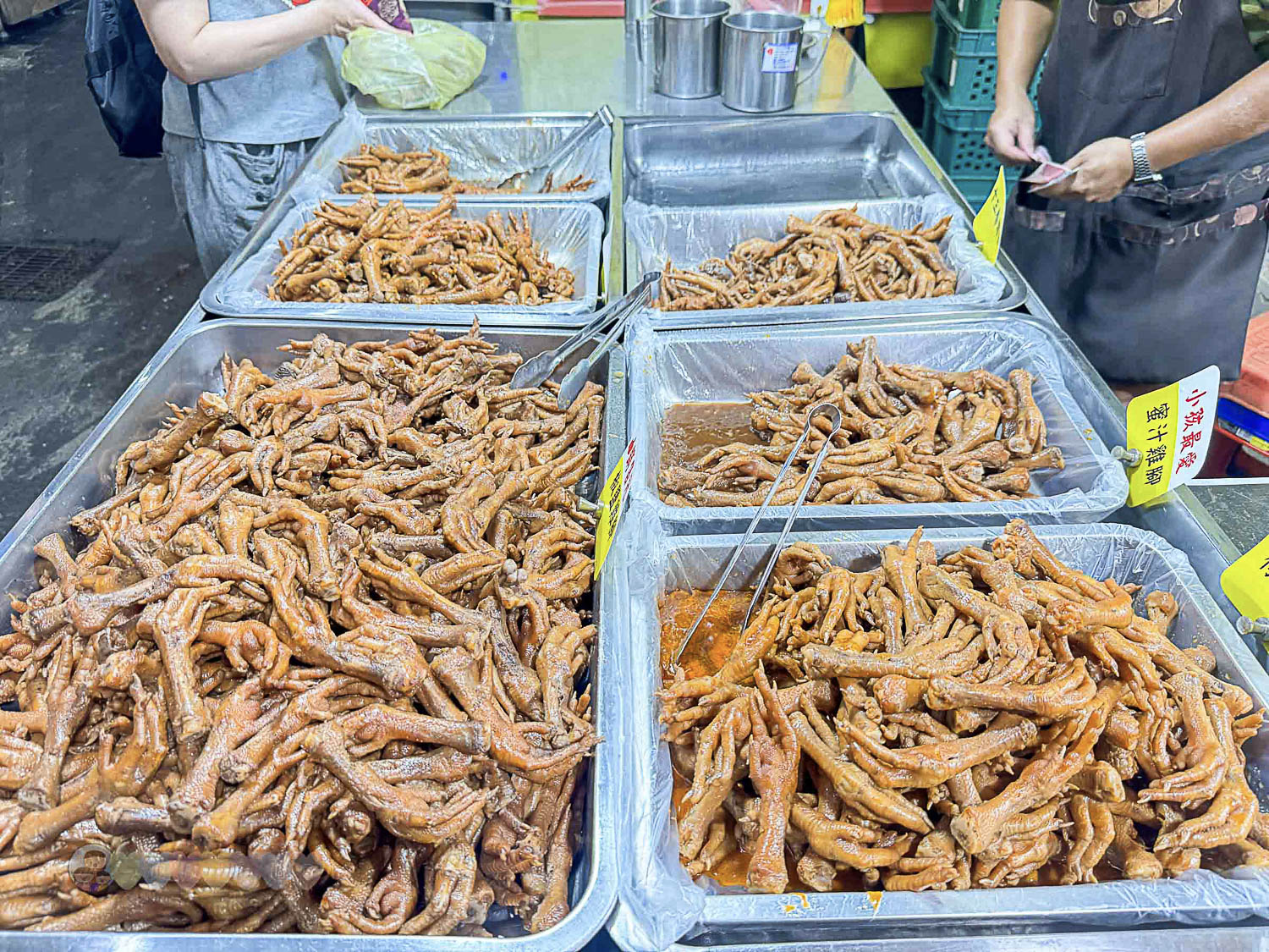 桃園|八德興仁花園夜市》6000坪美食天地吃透透!歡樂王國遊樂設施套票攻略,親子夜市玩透透 - 第17張圖 桃園八德興仁花園夜市