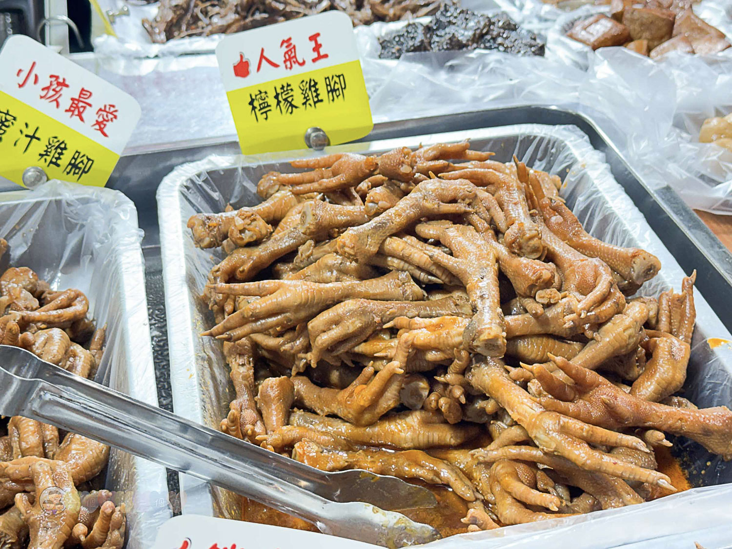 桃園|八德興仁花園夜市》6000坪美食天地吃透透!歡樂王國遊樂設施套票攻略,親子夜市玩透透 - 第20張圖 桃園八德興仁花園夜市