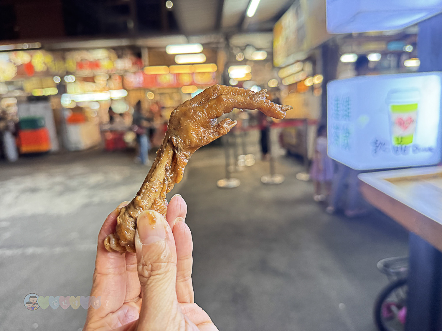 桃園|八德興仁花園夜市》6000坪美食天地吃透透!歡樂王國遊樂設施套票攻略,親子夜市玩透透 - 第23張圖 桃園八德興仁花園夜市