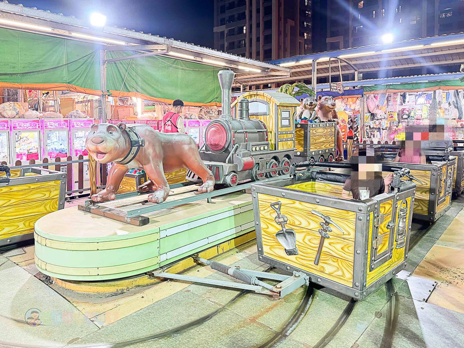 桃園|八德興仁花園夜市》6000坪美食天地吃透透!歡樂王國遊樂設施套票攻略,親子夜市玩透透 - 第61張圖 桃園|八德興仁花園夜市》6000坪美食天地吃透透!歡樂王國遊樂設施套票攻略,親子夜市玩透透